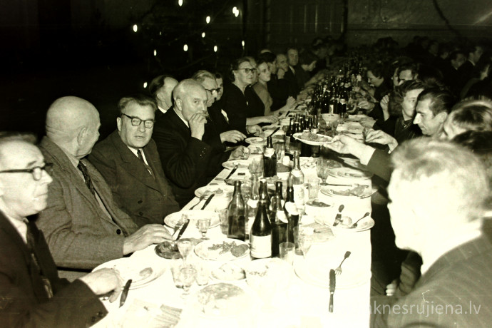 Rūjienas mednieku un mak&scaron;ķernieku Jaunā gada ballīte 1964.gadā - Foto №1302