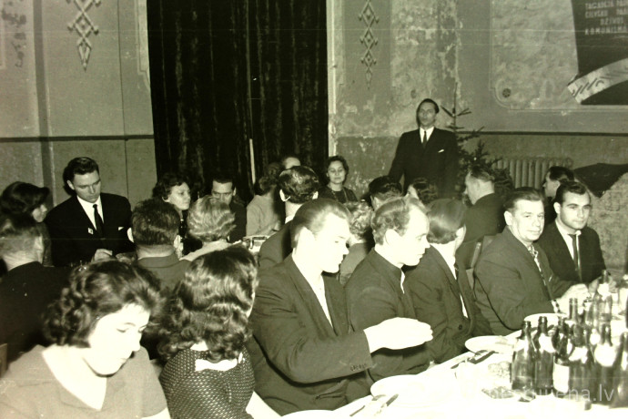 Rūjienas mednieku un mak&scaron;ķernieku Jaunā gada ballīte 1964.gadā - Foto №1298