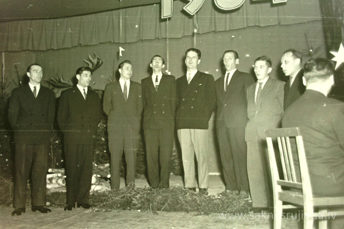 Rūjienas mednieku un mak&scaron;ķernieku Jaunā gada ballīte 1964.gadā - Foto №1284