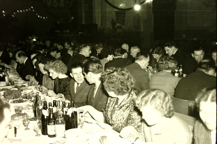Rūjienas mednieku un mak&scaron;ķernieku Jaunā gada ballīte 1964.gadā - Foto №1313