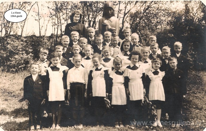 Rūjienas vidusskolas skolēni 1964.gadā - Foto №412