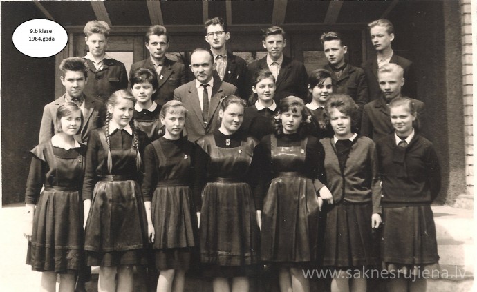 Rūjienas vidusskolas skolēni 1964.gadā - Foto №429