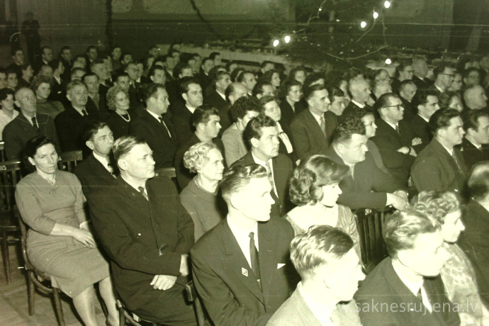 Rūjienas mednieku un mak&scaron;ķernieku Jaunā gada ballīte 1964.gadā - Foto №1273