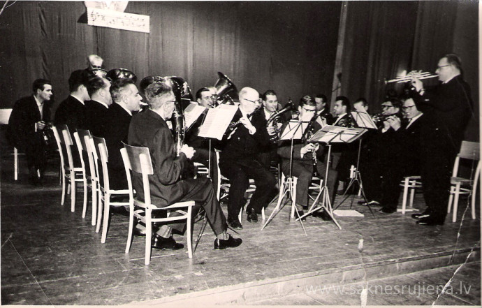 Ieskats Rūjienas pūtēju orķestrī - Foto №1216