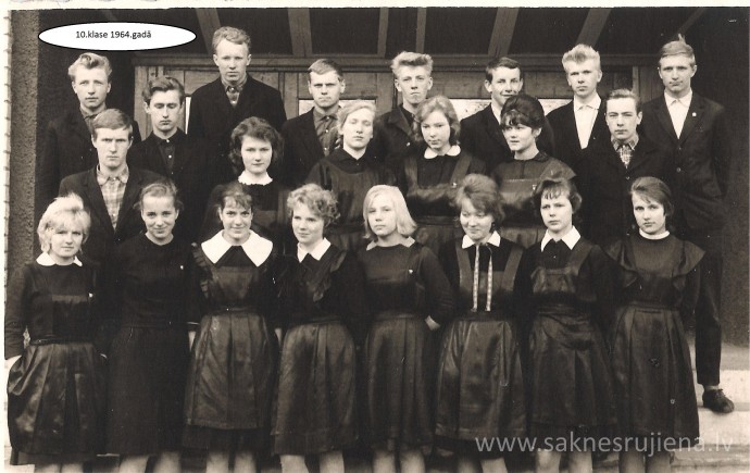 Rūjienas vidusskolas skolēni 1964.gadā - Foto №430
