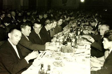 Rūjienas mednieku un mak&scaron;ķernieku Jaunā gada ballīte 1964.gadā - Foto №1306