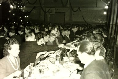 Rūjienas mednieku un mak&scaron;ķernieku Jaunā gada ballīte 1964.gadā - Foto №1326