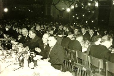 Rūjienas mednieku un mak&scaron;ķernieku Jaunā gada ballīte 1964.gadā - Foto №1307
