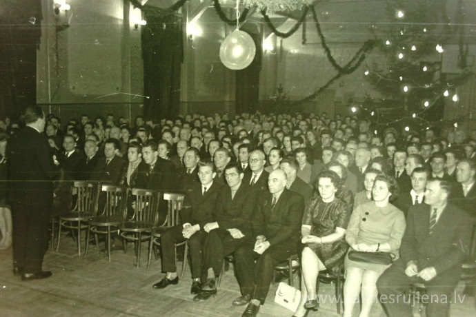 Rūjienas mednieku un mak&scaron;ķernieku Jaunā gada ballīte 1964.gadā - Foto №1277