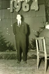 Rūjienas mednieku un mak&scaron;ķernieku Jaunā gada ballīte 1964.gadā - Foto №1287