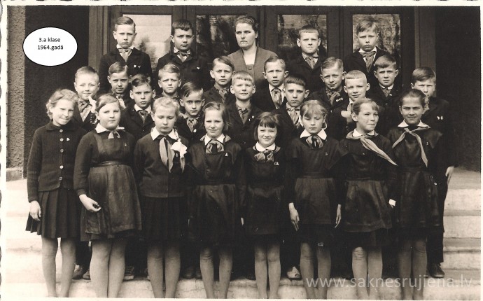 Rūjienas vidusskolas skolēni 1964.gadā - Foto №416