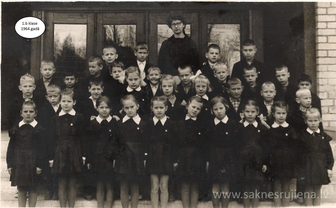 Rūjienas vidusskolas skolēni 1964.gadā - Foto №413