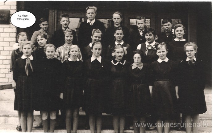 Rūjienas vidusskolas skolēni 1964.gadā - Foto №425
